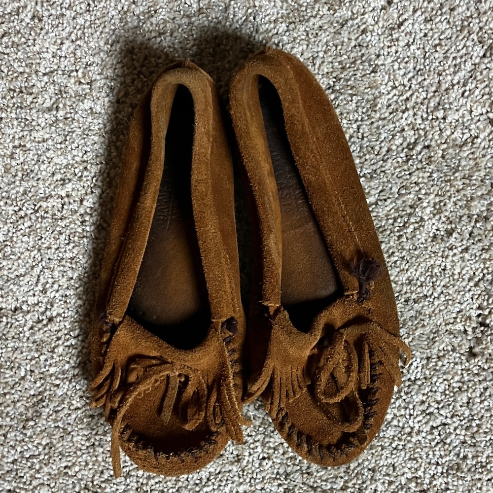 Minnetonka Kilty Hard sole Moccasins